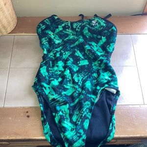 Tyr swimsuit‎ 28